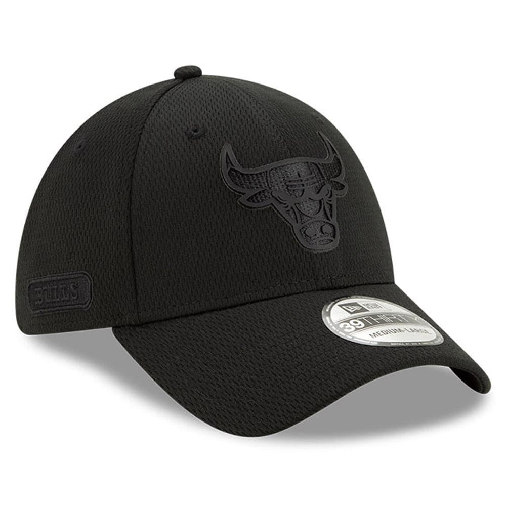 New Era Caps Chicago Bulls New Era NBA 2020 Back Half Black On Black 39THIRTY Flex Fit Curve Hat