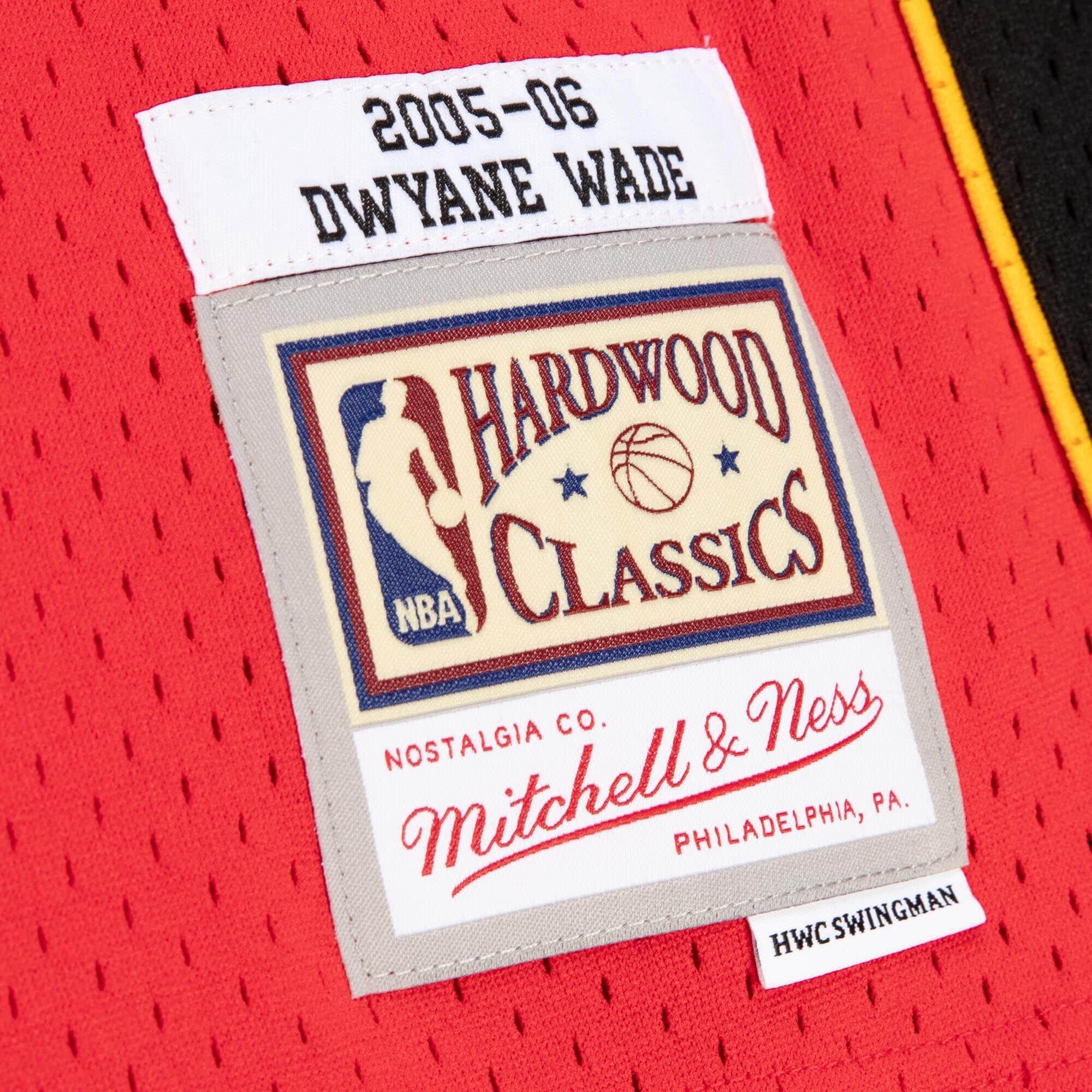 Mitchell And Ness Jerseys Dwyane Wade Miami Heat 05-06 Road Mitchell & Ness NBA Swingman Jersey - Red