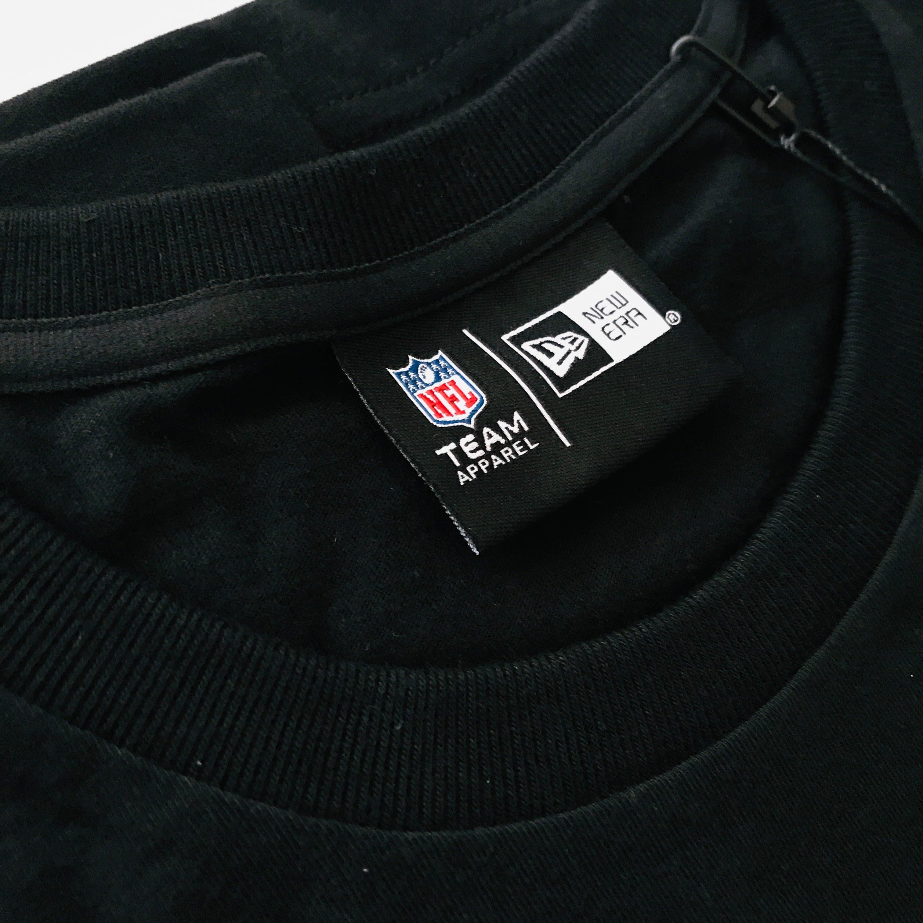 New Era T-Shirts Las Vegas Raiders New Era NFL Helmet Arch T-Shirt - Black