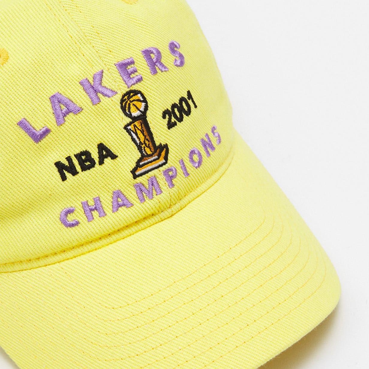 Mitchell And Ness Caps Los Angeles Lakers Mitchell & Ness NBA 2001 Champs Strapback Dad Hat - Yellow