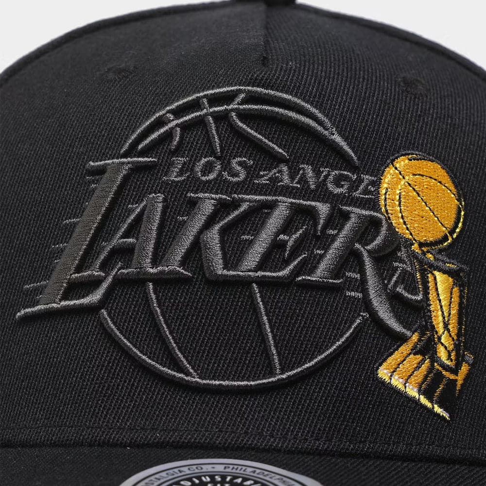 Mitchell And Ness Caps Los Angeles Lakers Mitchell & Ness NBA Champs Patch Classic Red Snapback Hat - Black