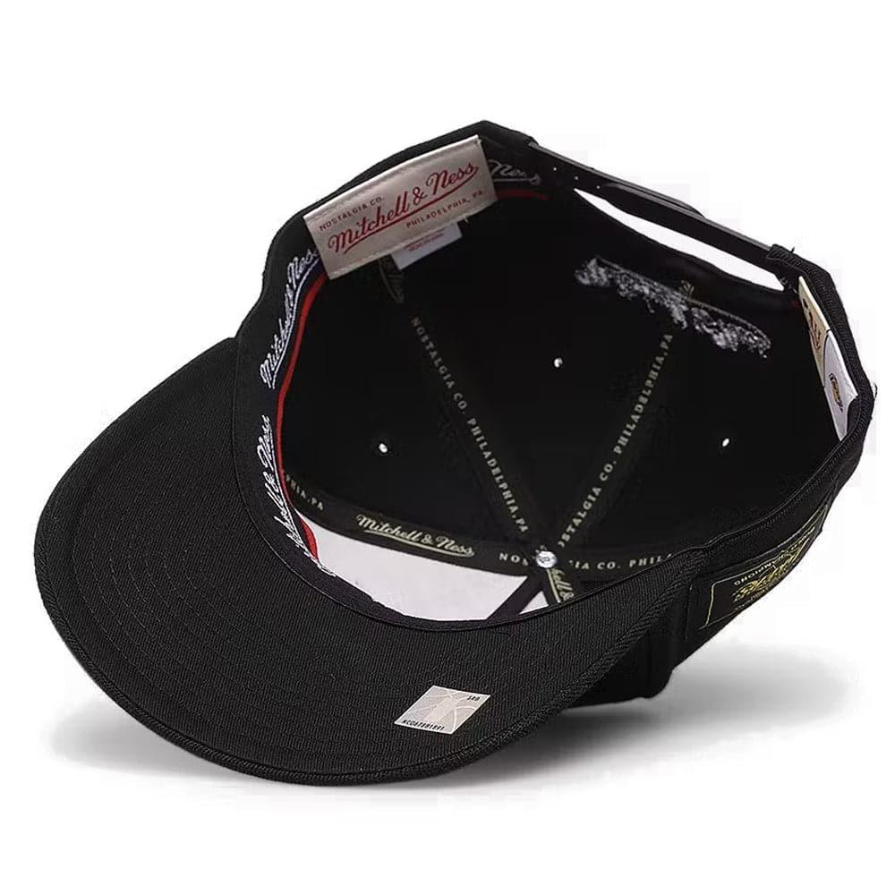 Mitchell And Ness Caps Los Angeles Lakers Mitchell & Ness NBA Champs Patch Classic Red Snapback Hat - Black