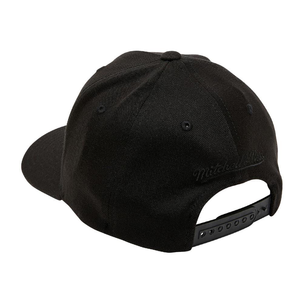 Mitchell And Ness Caps Los Angeles Lakers Mitchell & Ness NBA Champs Patch Classic Red Snapback Hat - Black