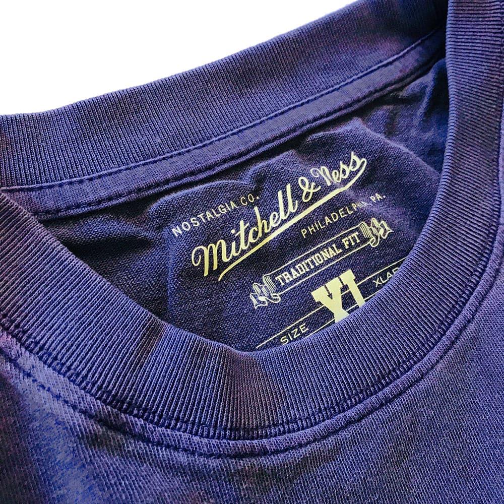 Mitchell And Ness T-Shirts Los Angeles Lakers Mitchell & Ness NBA Vintage 2001 Champs T-Shirt - Faded Purple