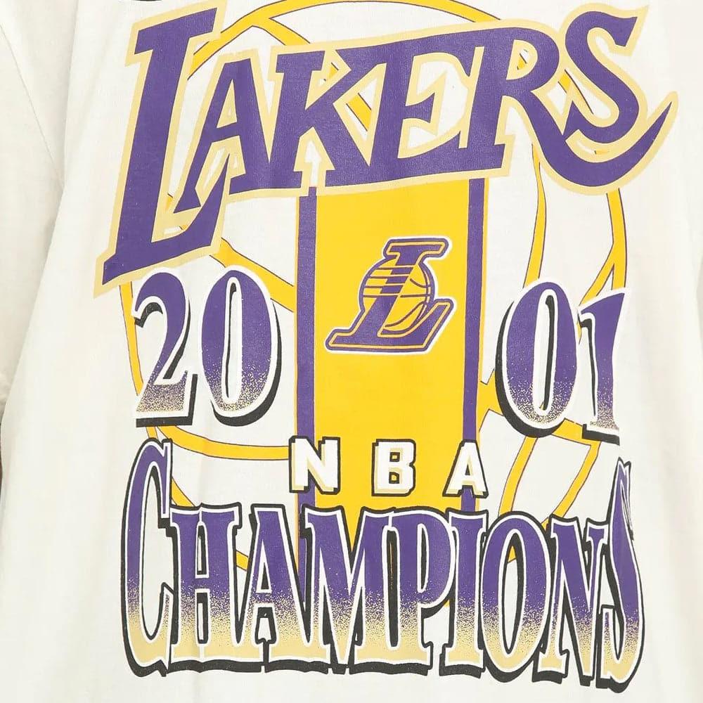 Mitchell And Ness T-Shirts Los Angeles Lakers Mitchell & Ness NBA Vintage 2001 Champs T-Shirt - Vintage White