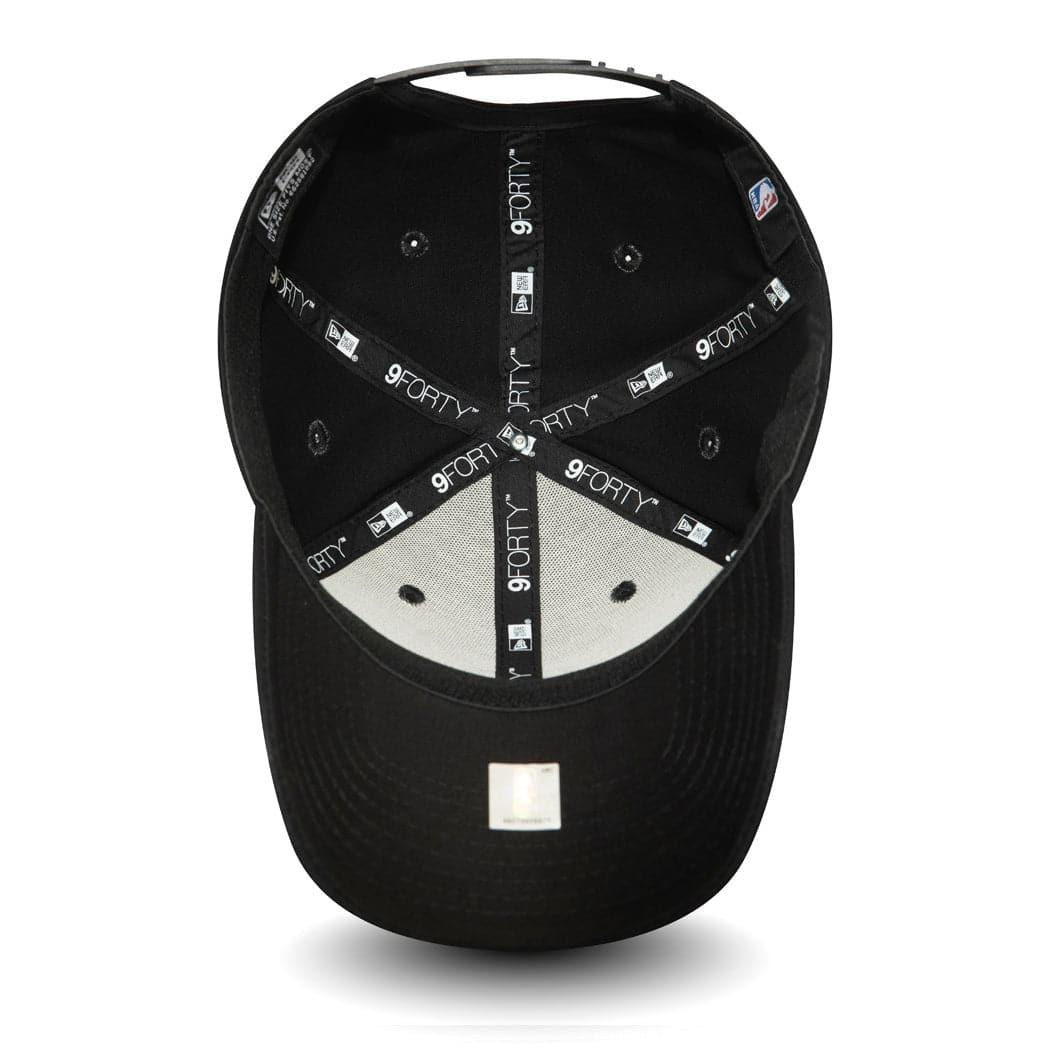 New Era Caps Los Angeles Lakers New Era NBA Black On Black 9FORTY Snapback Hat