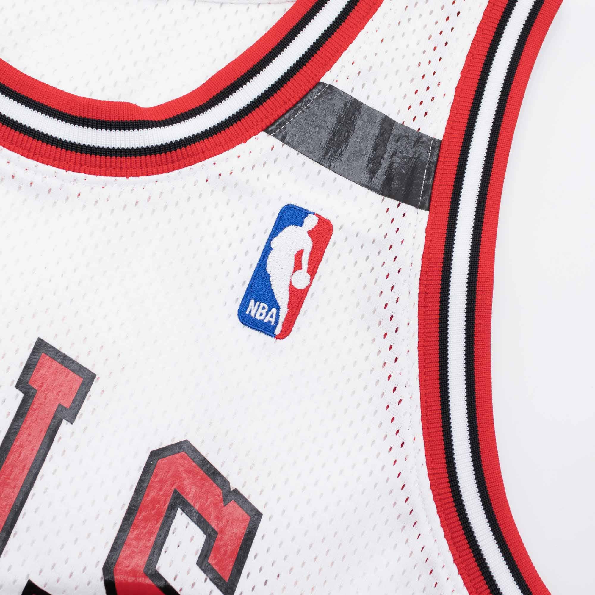 Mitchell And Ness Jerseys Michael Jordan Chicago Bulls Mitchell & Ness NBA 91-92 Home Authentic Jersey - White