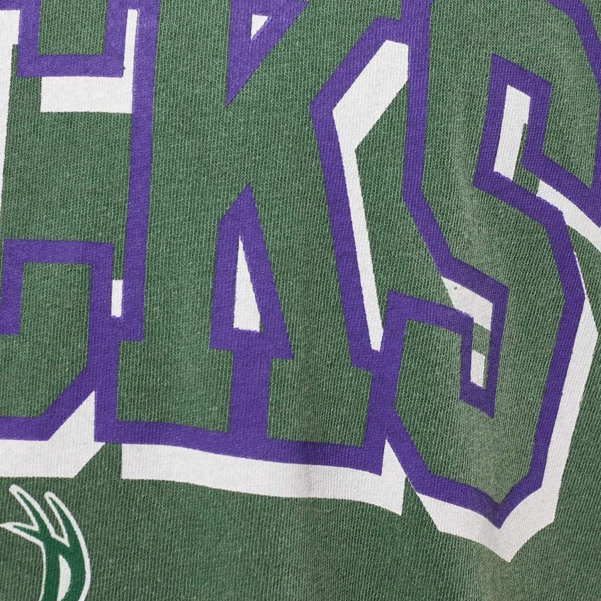 Mitchell And Ness T-Shirts Milwaukee Bucks Mitchell & Ness NBA HWC Keyline Vintage T-Shirt - Faded Green