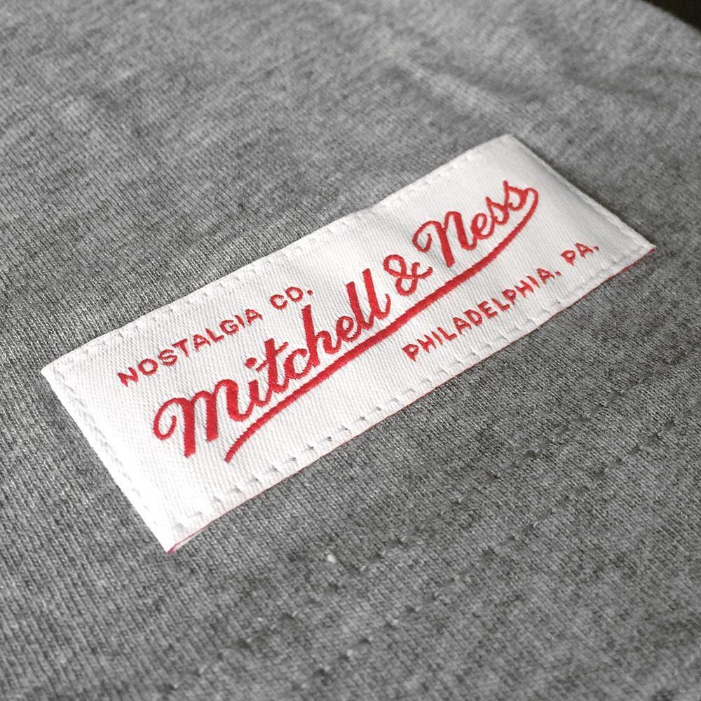 Mitchell And Ness T-Shirts Milwaukee Bucks Mitchell & Ness NBA HWC Outline Long Sleeve T-Shirt - Grey Marle