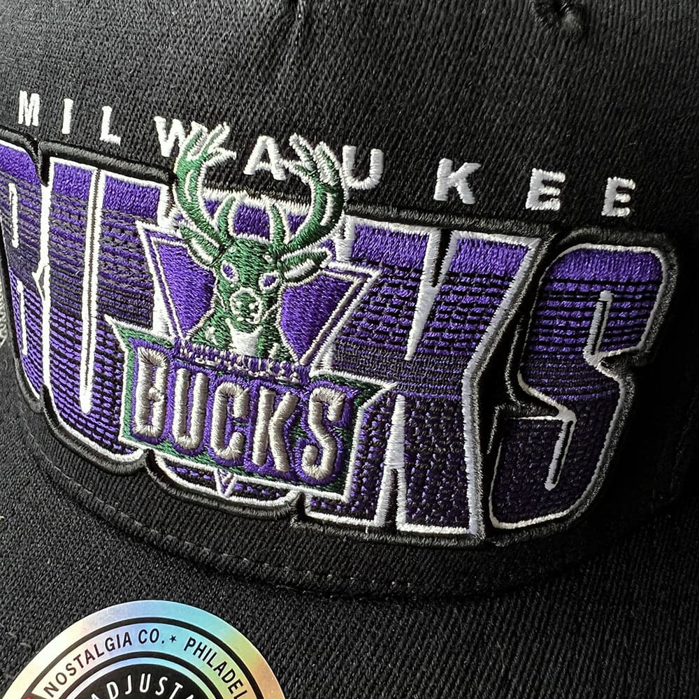 Mitchell And Ness Caps Milwaukee Bucks Mitchell & Ness NBA Linear Classic Red Snapback Hat - Black