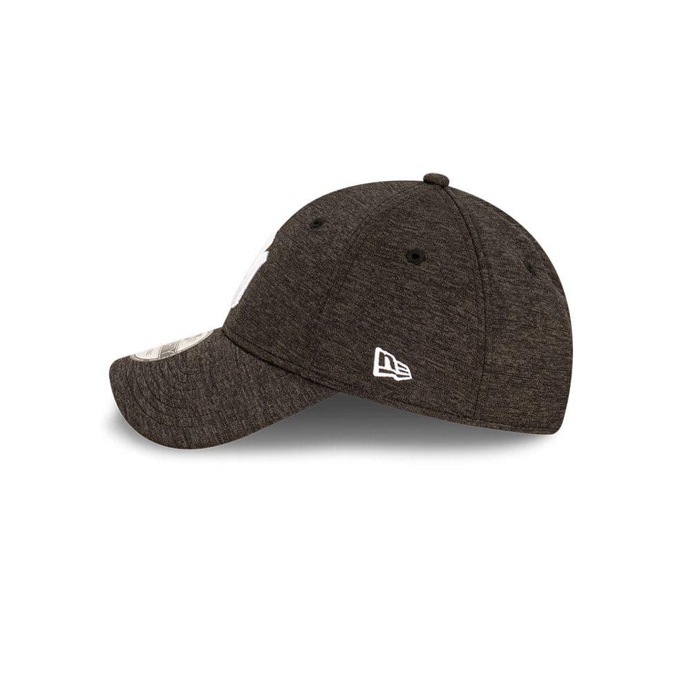 New Era Caps New York Yankees New Era MLB Team Shadow Tech 9FORTY Cloth Strap Hat - Graphite