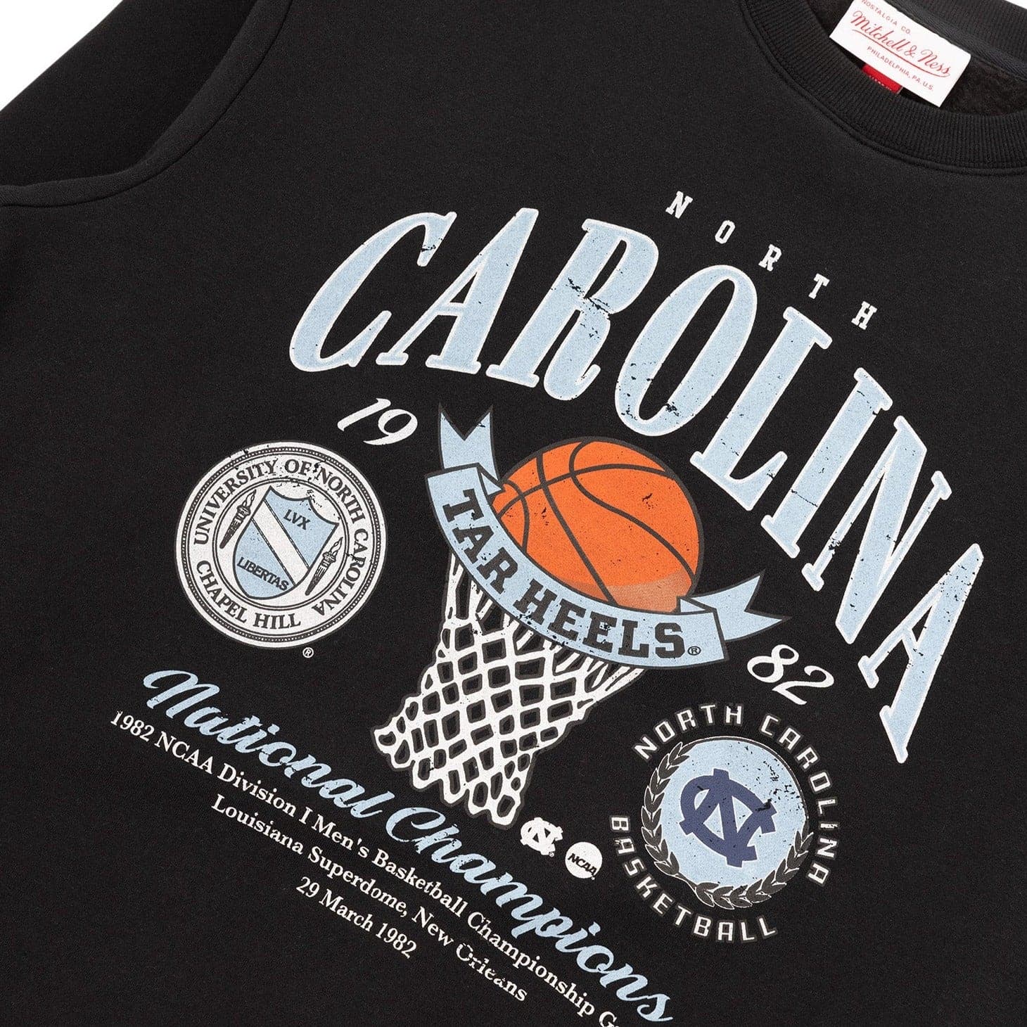 Mitchell And Ness Jumpers North Carolina Tar Heels Mitchell & Ness NCAA 82 Champs Vintage Crew Jumper - Vintage Black