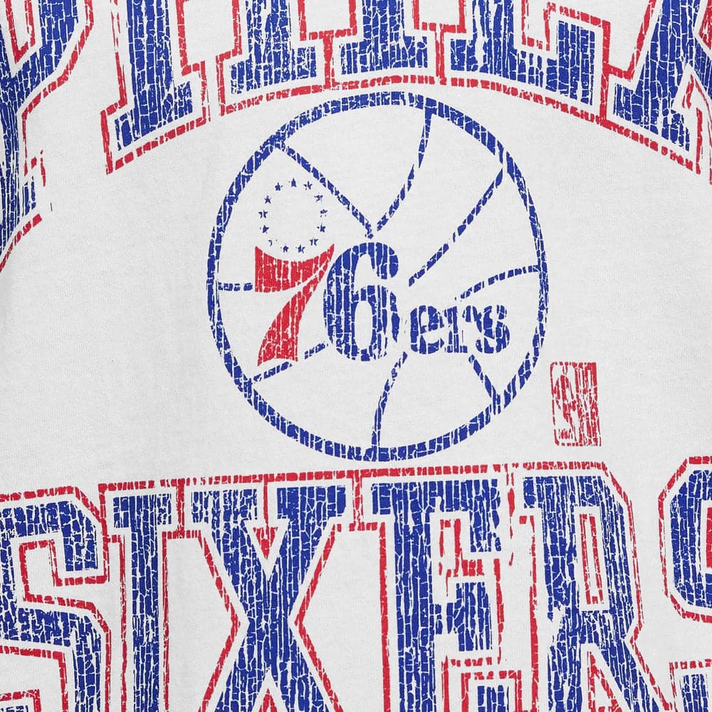 Mitchell And Ness T-Shirts Philadelphia 76ers Mitchell & Ness NBA HWC Ivy Arch Vintage T-Shirt - Vintage White