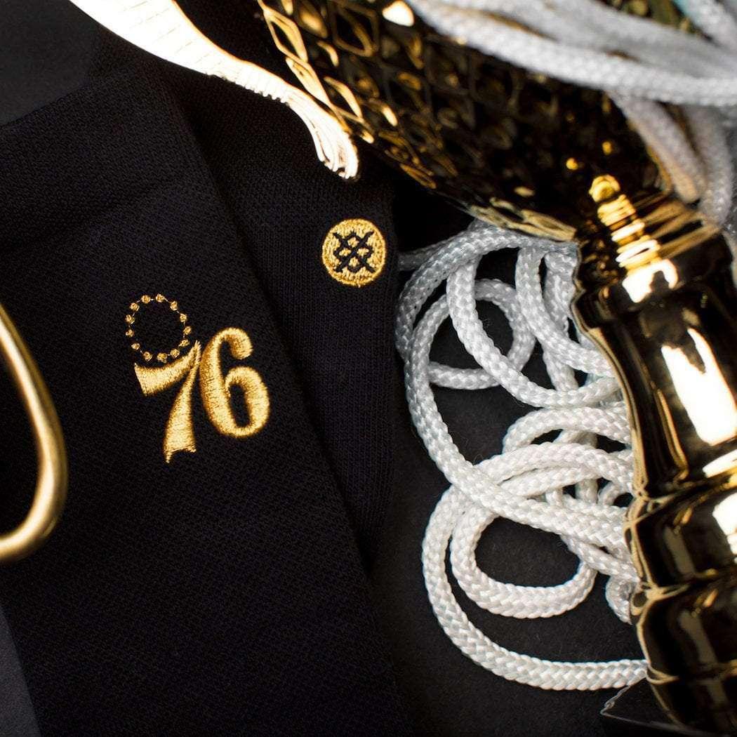 Stance Socks Large (9-12 US) Philadelphia 76ers Stance NBA Gold Trophy Crew Socks - Black
