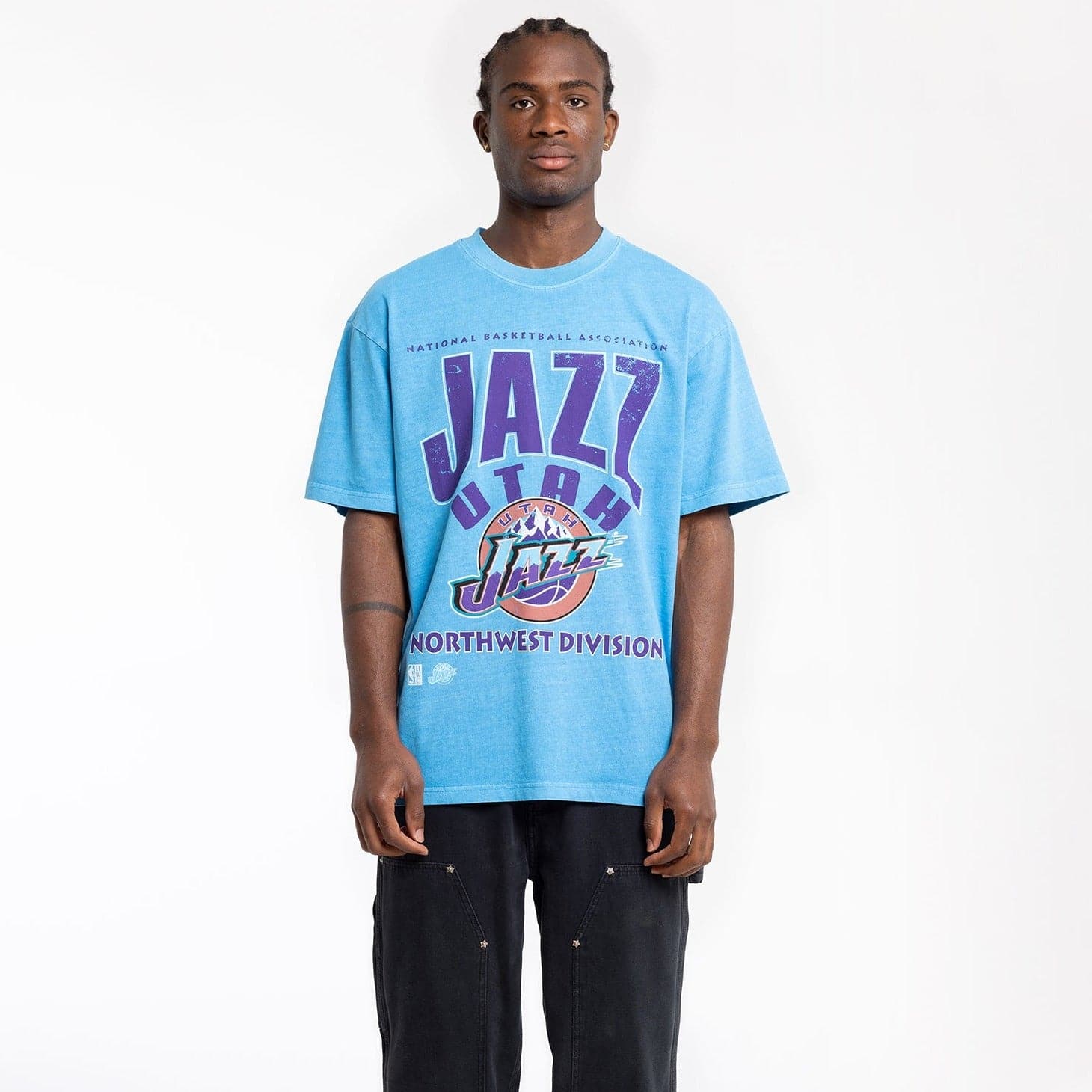 Mitchell And Ness T-Shirts Utah Jazz Mitchell & Ness NBA Division Arch Vintage T-Shirt - Faded Blue