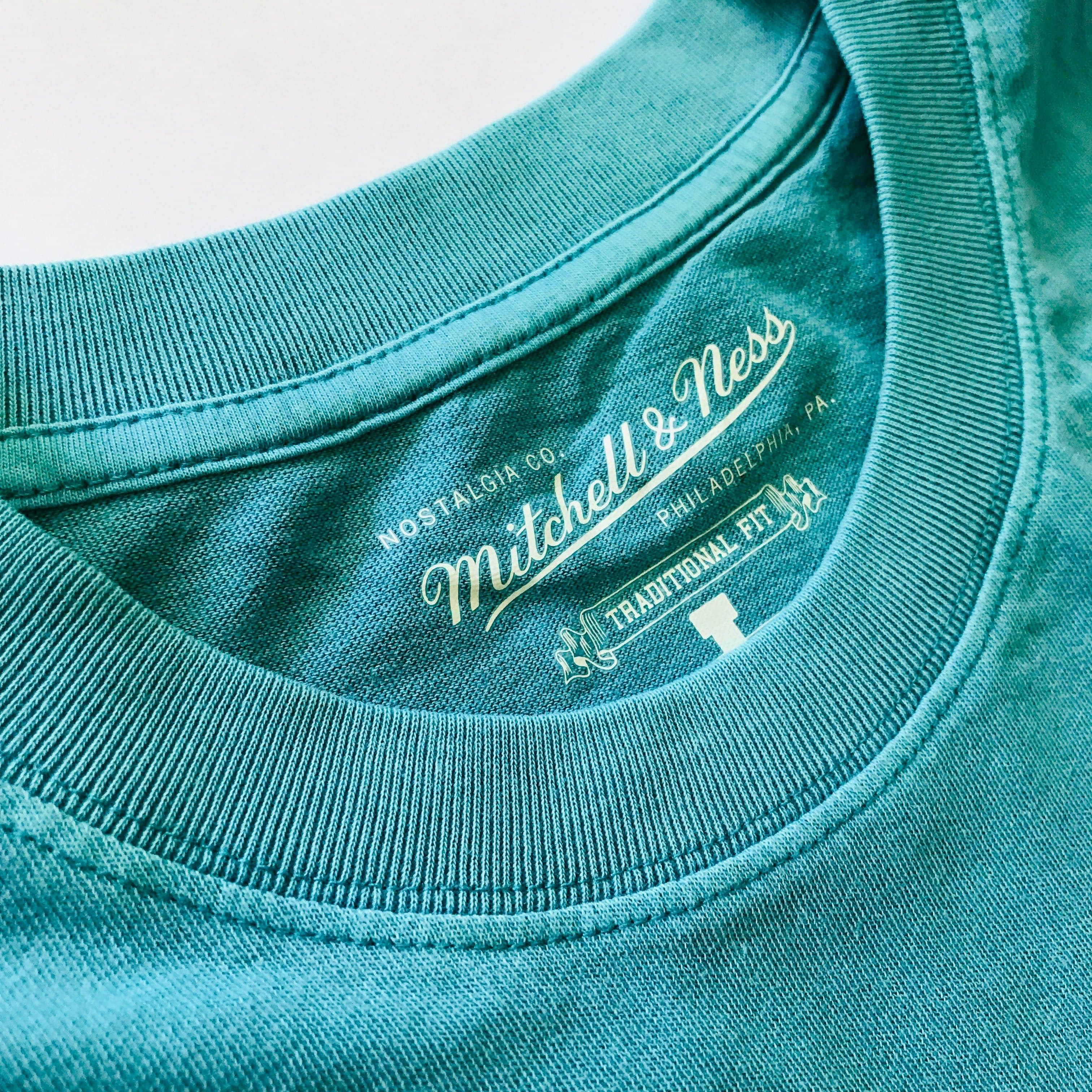 Mitchell And Ness T-Shirts Womens Charlotte Hornets Mitchell & Ness HWC NBA Vintage Logo T-Shirt - Faded Aqua